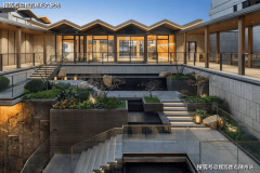 <b>项目开辟的稳健性和产物营制的质量感</b>